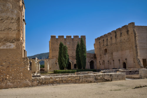 Claustro y entrada al refectoriod del monasterio de la Valldigna
